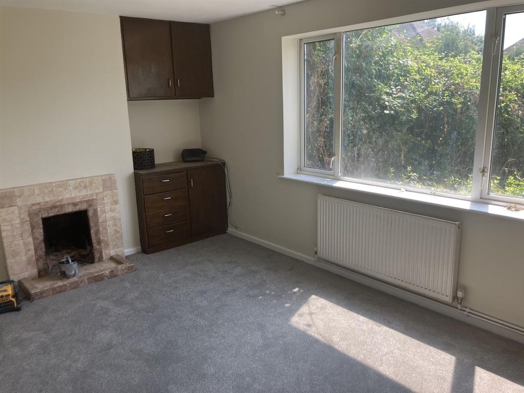 Property photo 3 of 10 Lounge Picc.Jpg