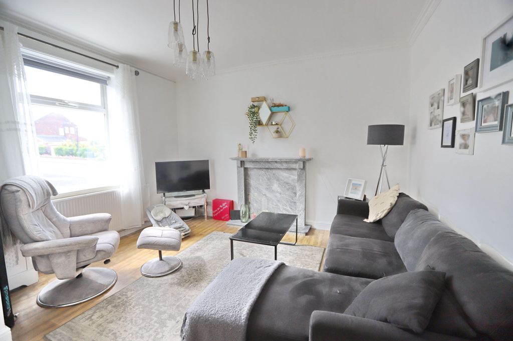 Property photo 2 of 12