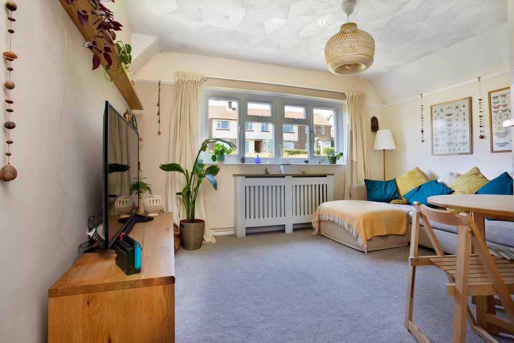 Property photo 2 of 11 47Drovecrescent006