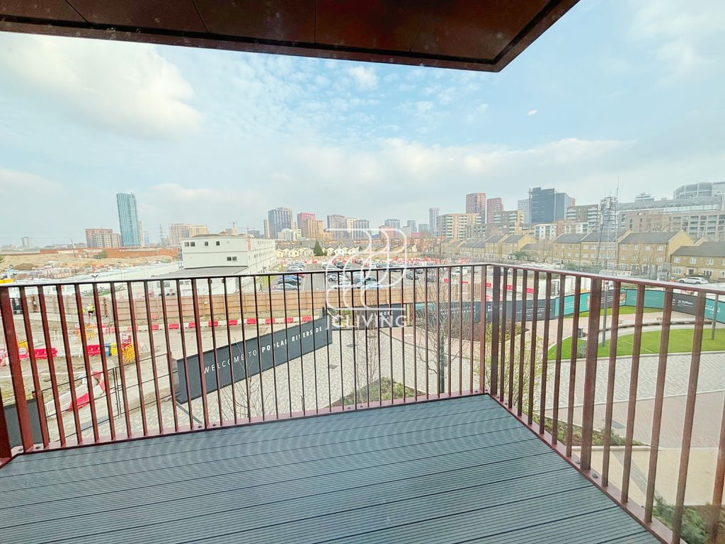 Property photo 1 of 11 Poplar Riverside, London,E14