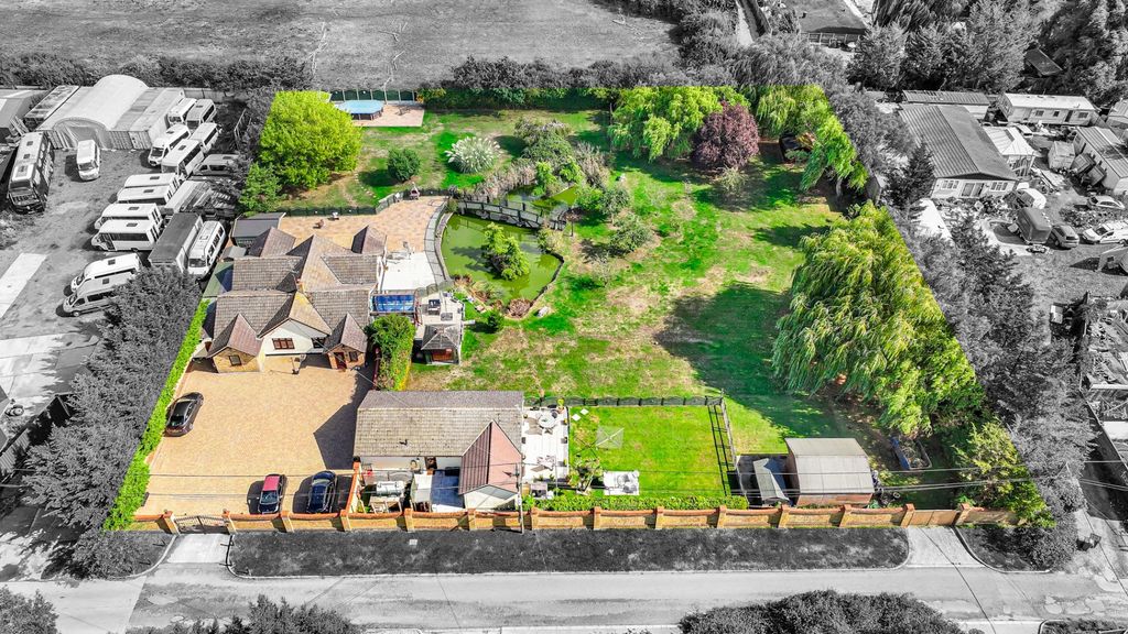 Property photo 1 of 49 5442031