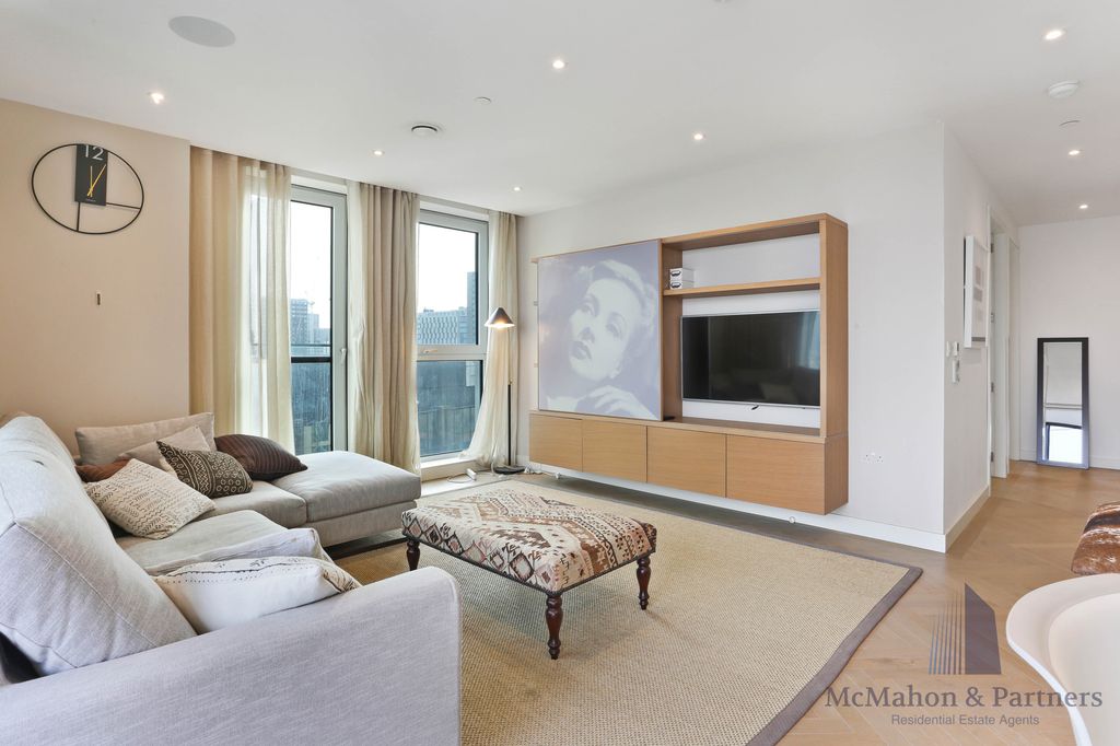 Property photo 3 of 18