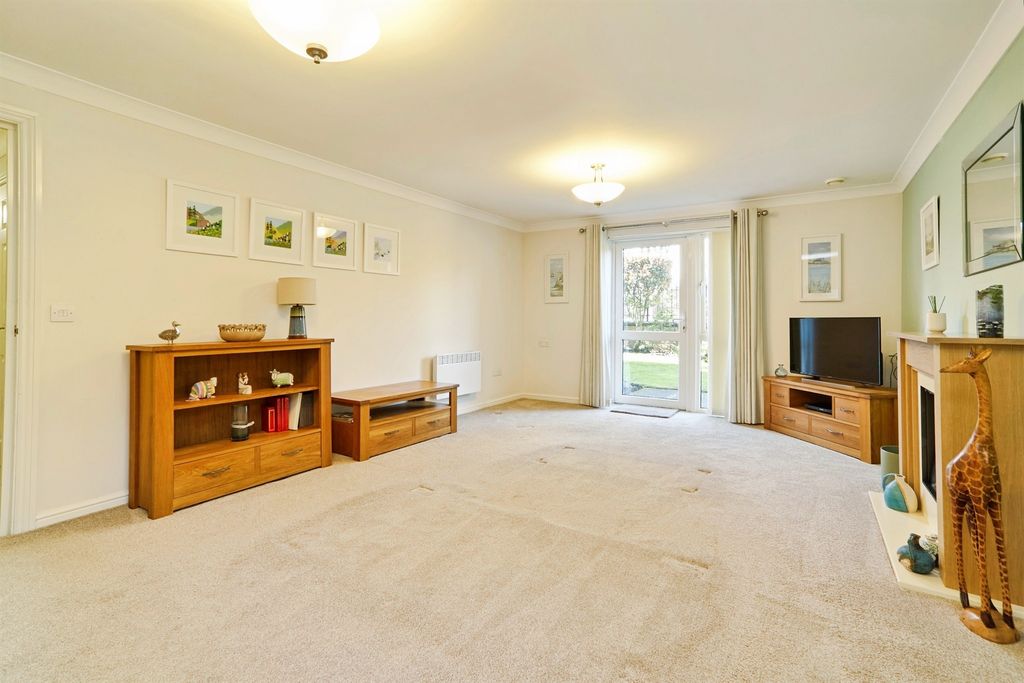 Property photo 2 of 11