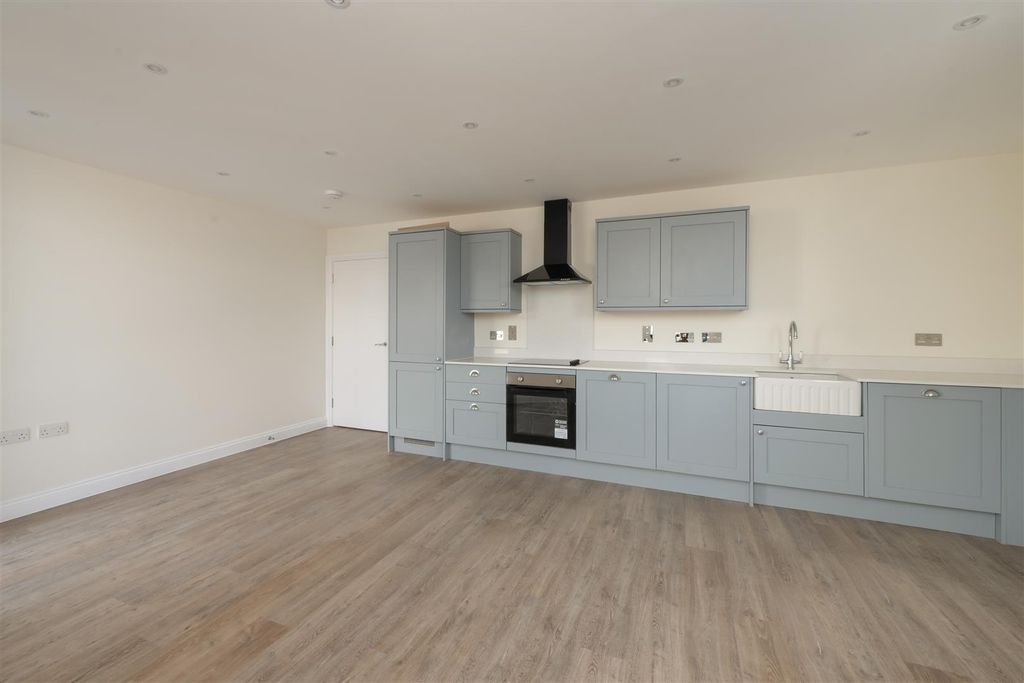 Property photo 3 of 25 Beach Walk, Whitstable