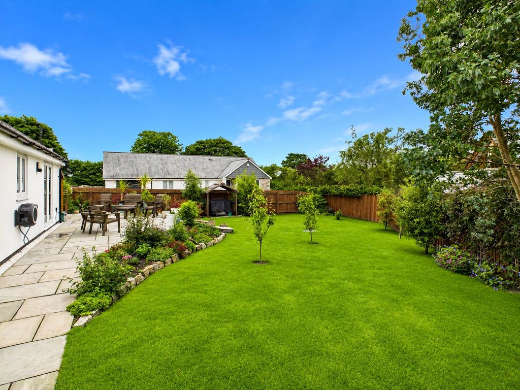 Property photo 2 of 16 Picture No. 03