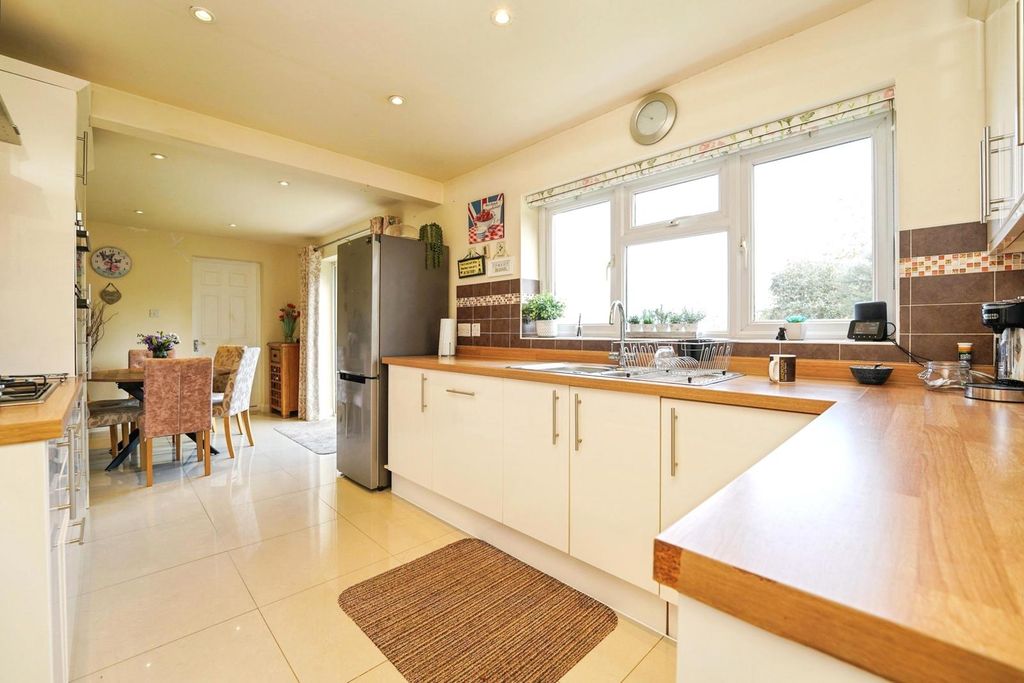 Property photo 2 of 23 Pbox-Img.Jpg