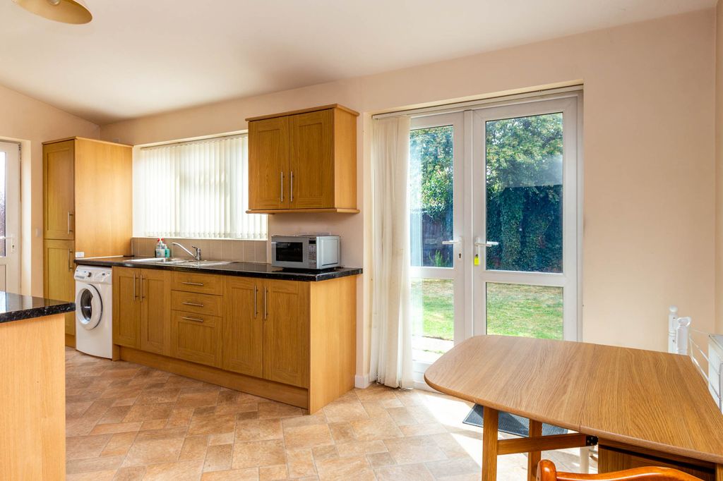 Property photo 2 of 15 Dining Area