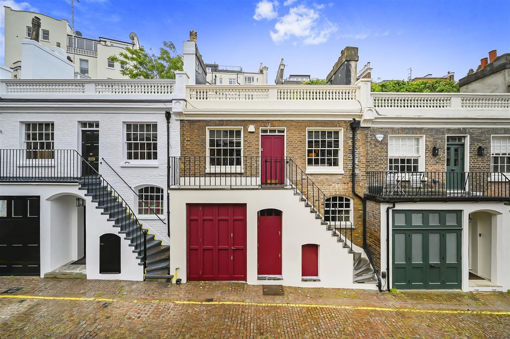 Property photo 1 of 16 3-Holland-Park-Mews31.Jpg