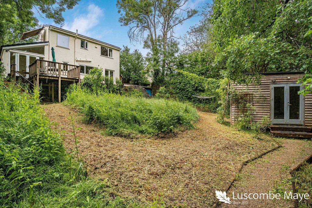 Property photo 2 of 26