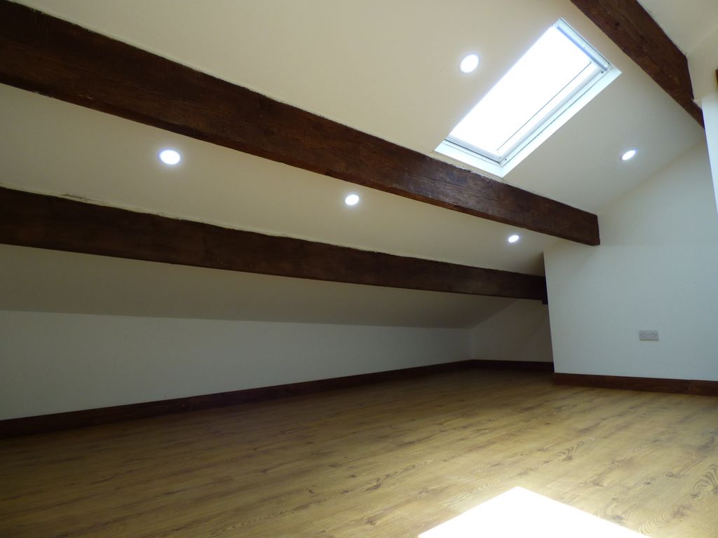 Property photo 2 of 10 Loft Bedrooom