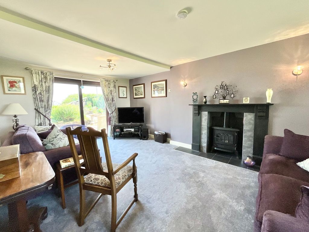 Property photo 3 of 41