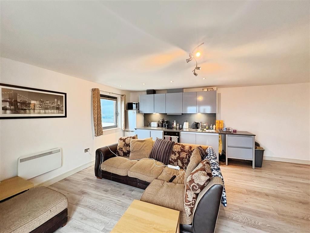 Property photo 3 of 17 Dining Room