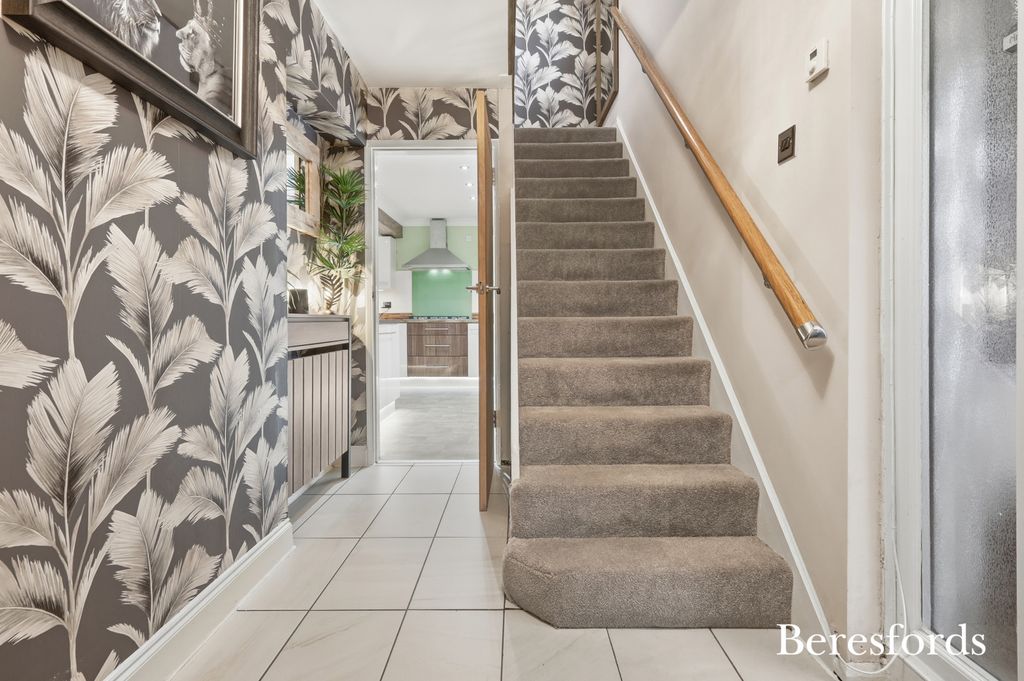 Property photo 2 of 23 Picture No. 15