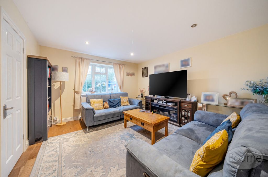 Property photo 2 of 18 9c452Fd8-2152-442...