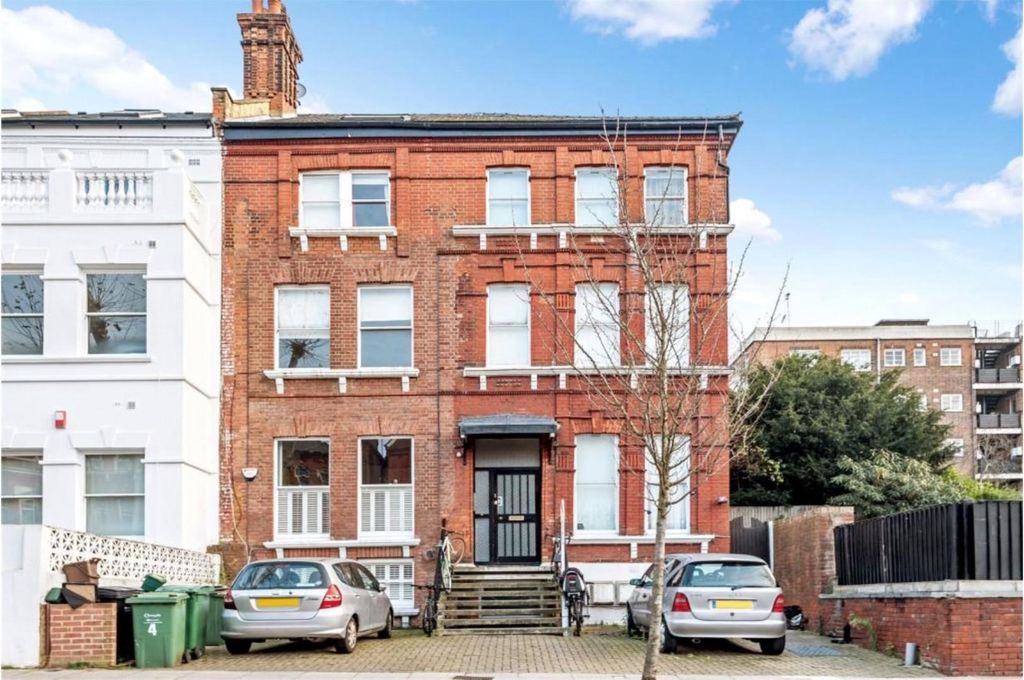 Property photo 1 of 8 Exterior