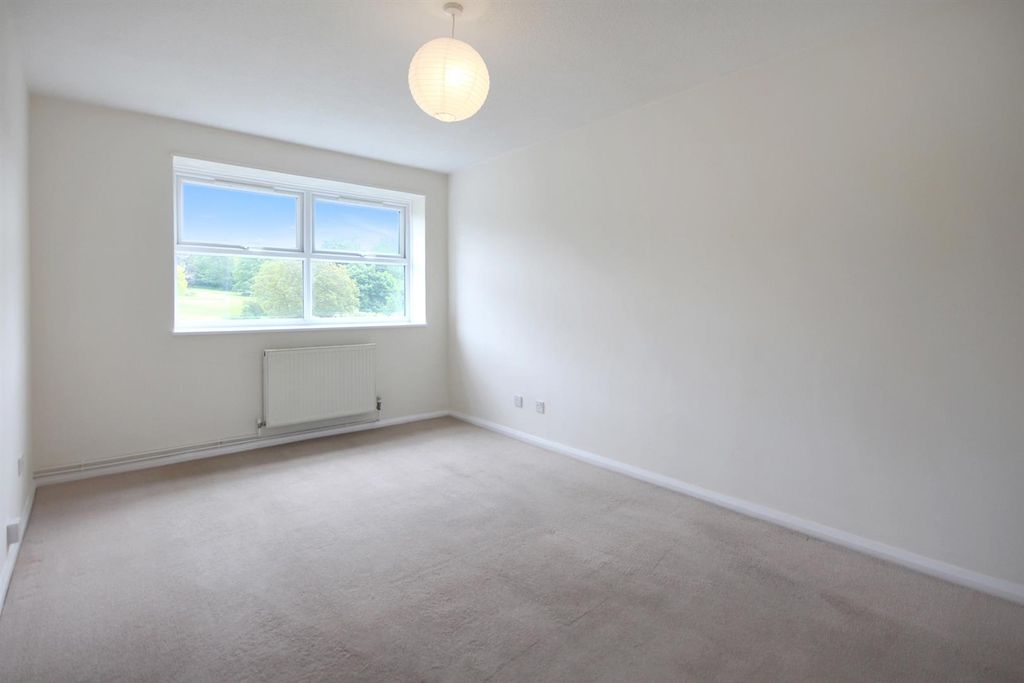 Property photo 2 of 9 Living Room
