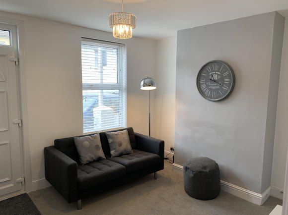 Property photo 1 of 15 Lounge