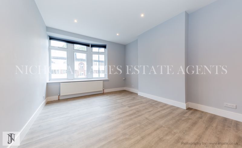 Property photo 1 of 9 Photo 12