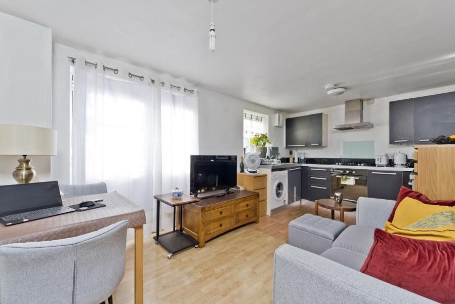 Property photo 3 of 6