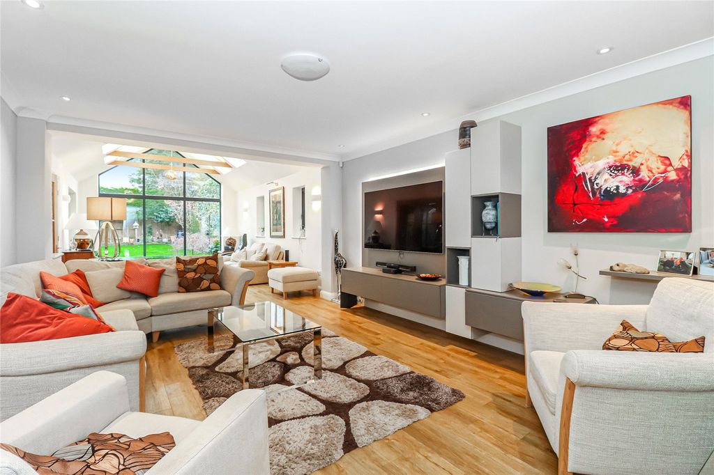 Property photo 2 of 19 Picture No. 01