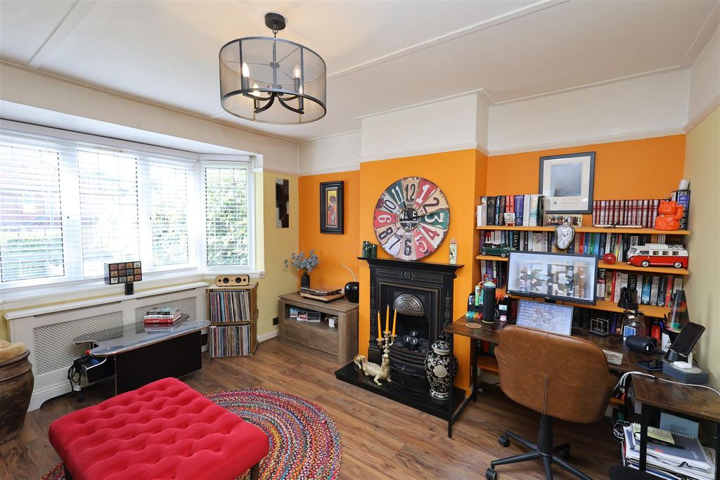 Property photo 2 of 23 Sitting Room