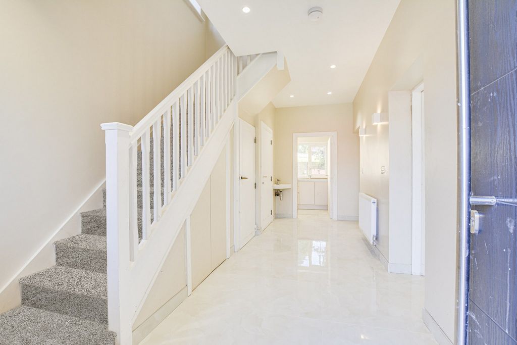 Property photo 3 of 30