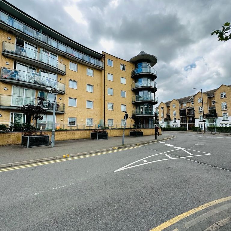 Property photo 1 of 10 Two Bedroom Flat For Sale