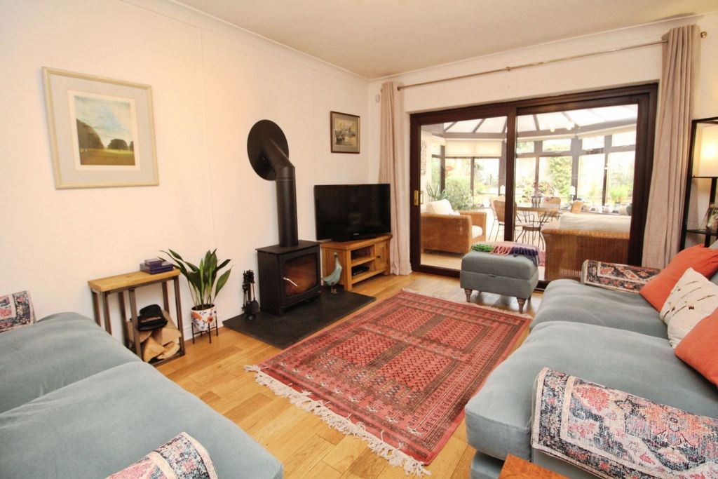 Property photo 3 of 33