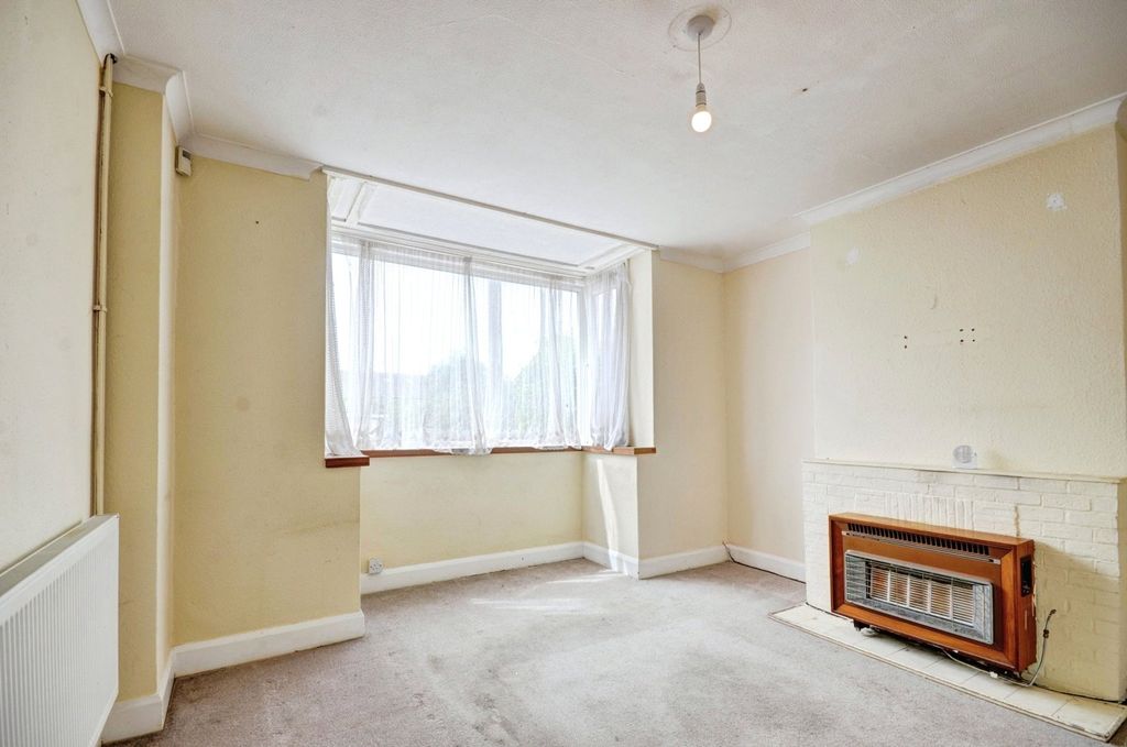 Property photo 3 of 17 Photo