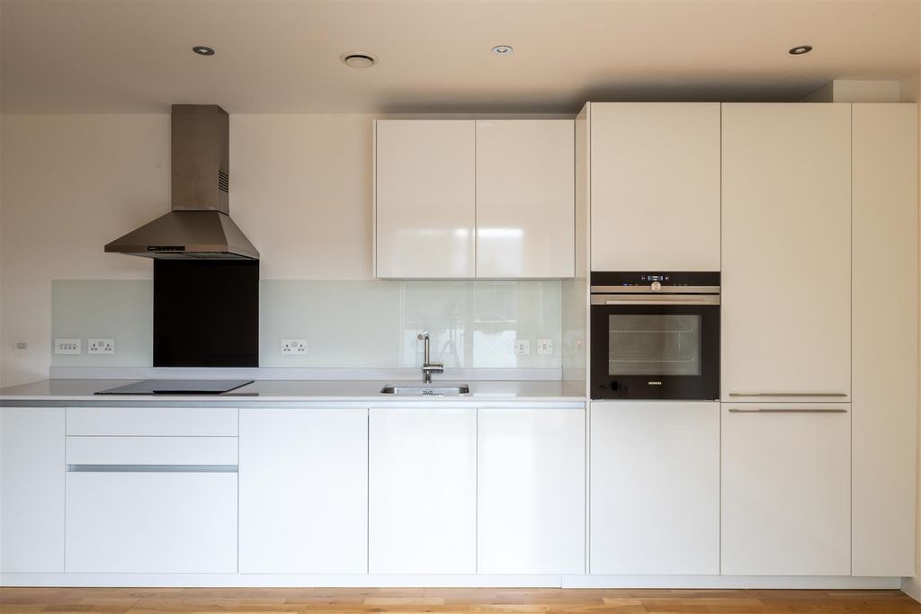 Additional image 5 of 2 bed flat for saleMilton Road, Haywards Heath RH16