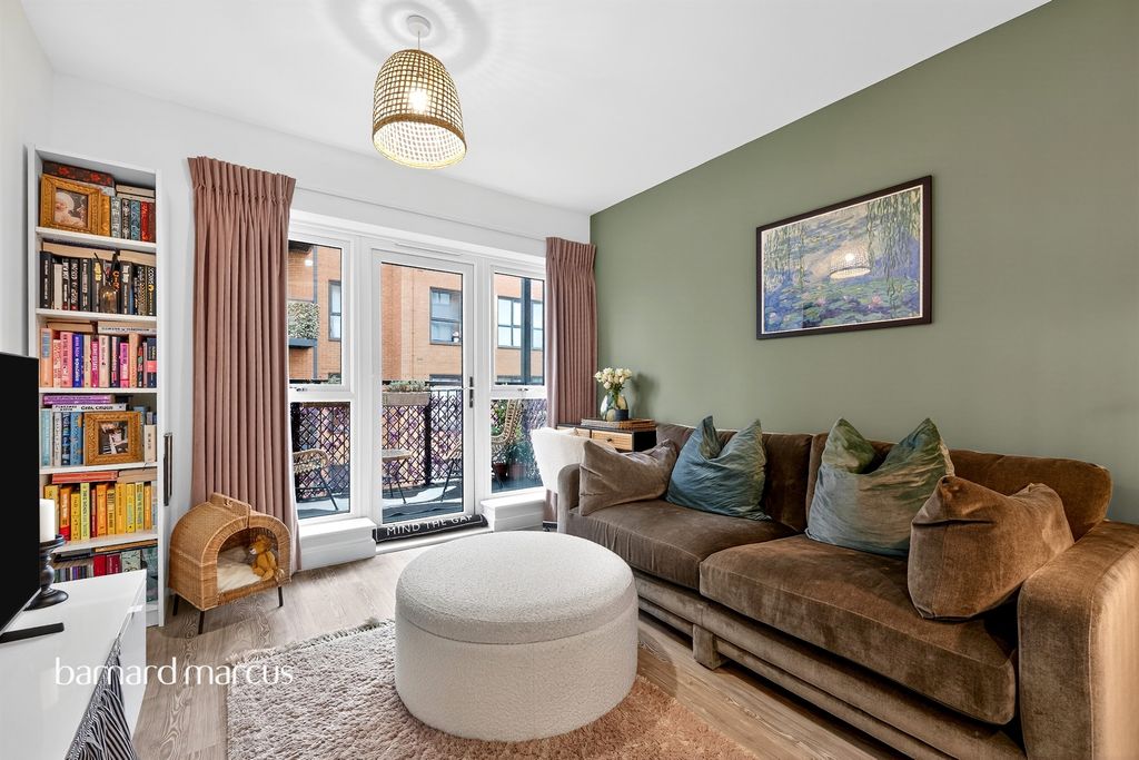 Property photo 2 of 11