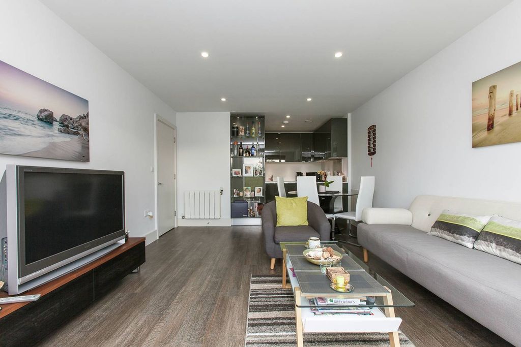 Property photo 3 of 8