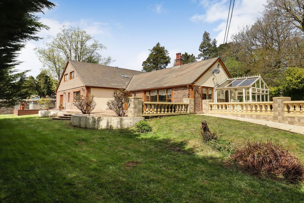 Property photo 1 of 32