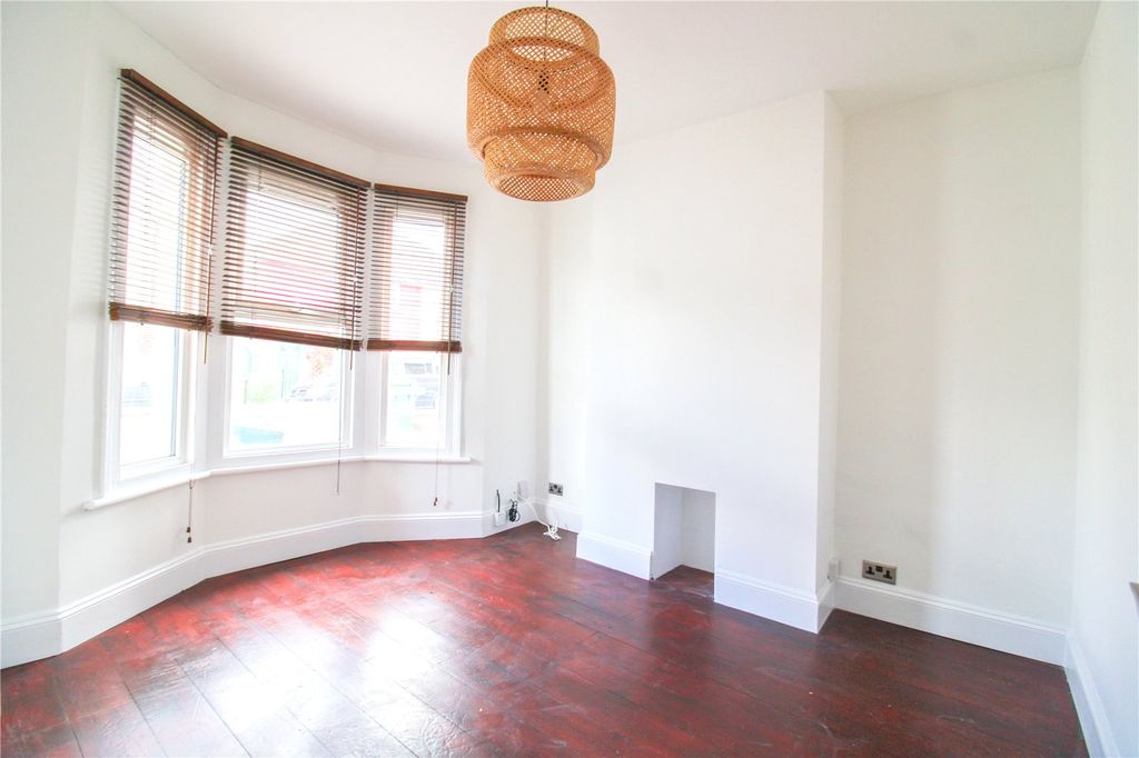 Property photo 2 of 14 Picture No. 23