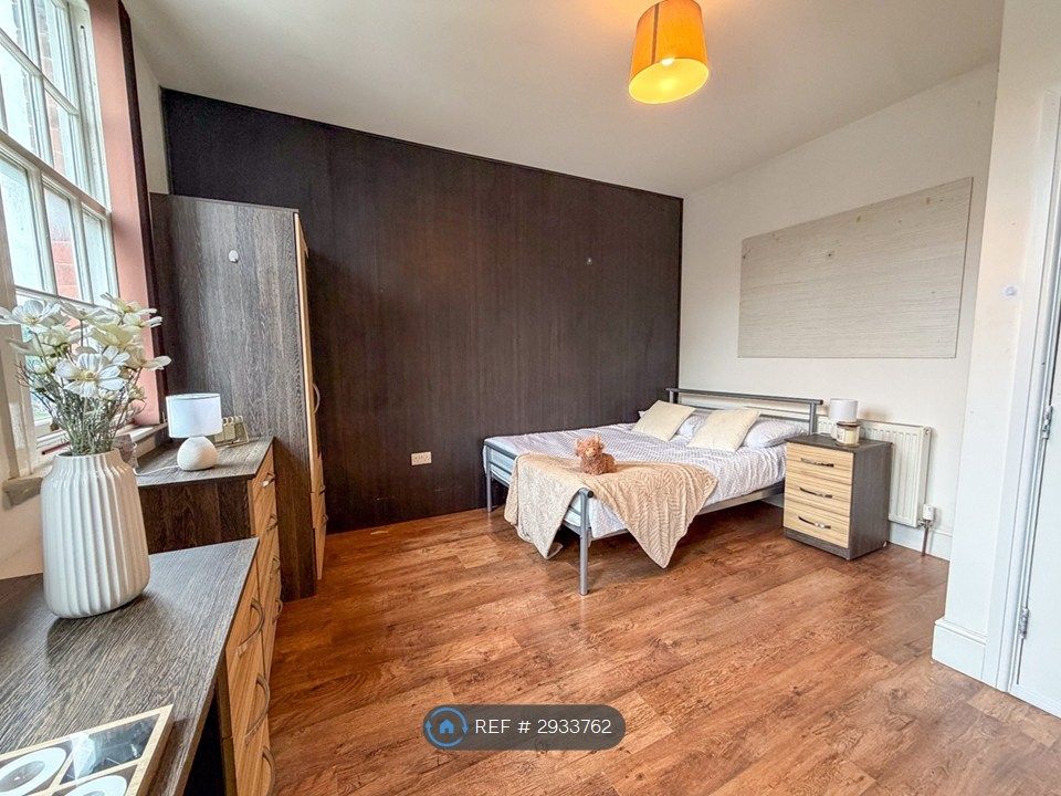 4 bed flat to rentWestcotes Drive, Leicester LE3