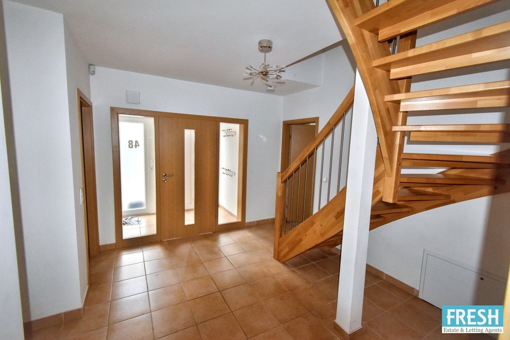 Property photo 3 of 38