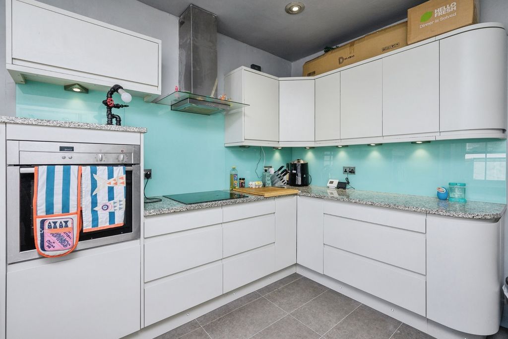 Property photo 2 of 15 Pbox-Img.Jpg