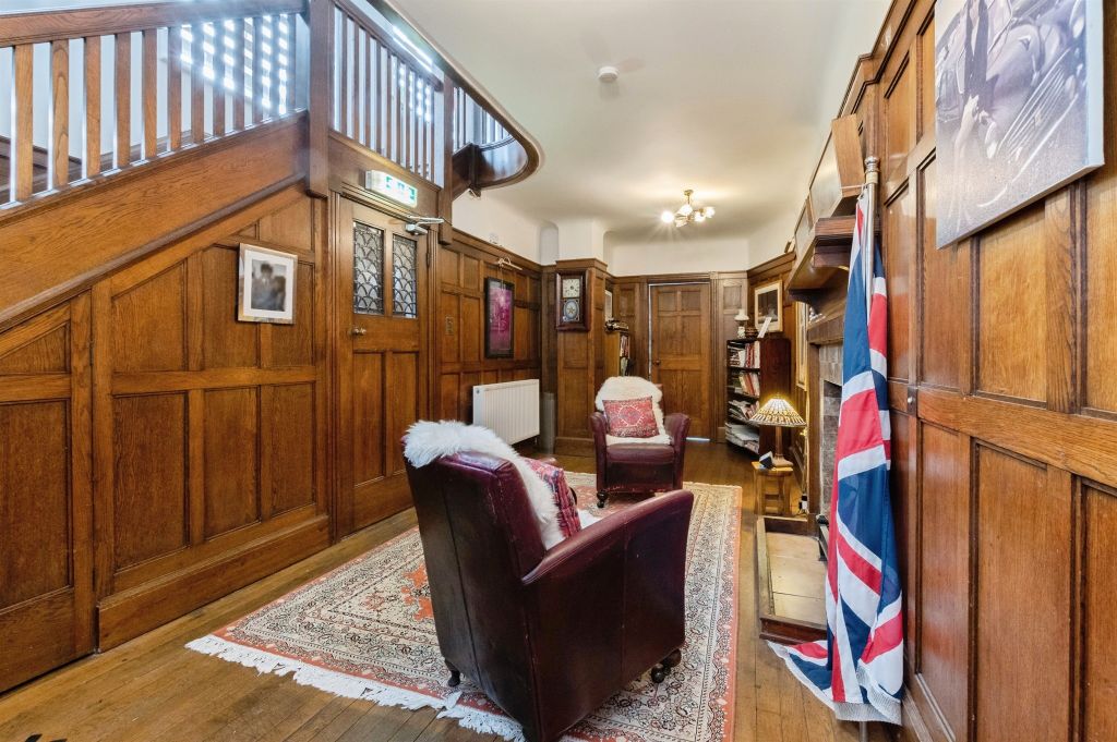 Property photo 2 of 22
