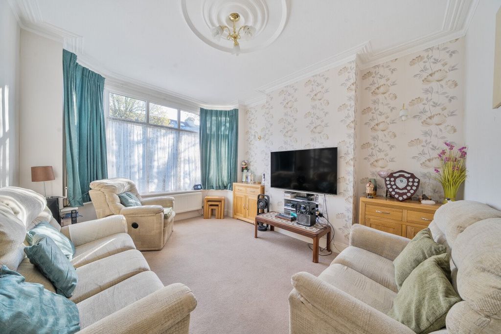 Property photo 2 of 11 Picture No. 13