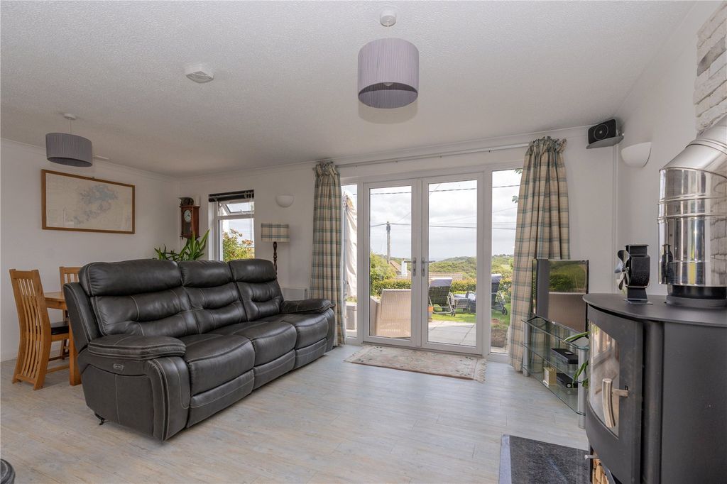 Property photo 3 of 30 Picture No. 25