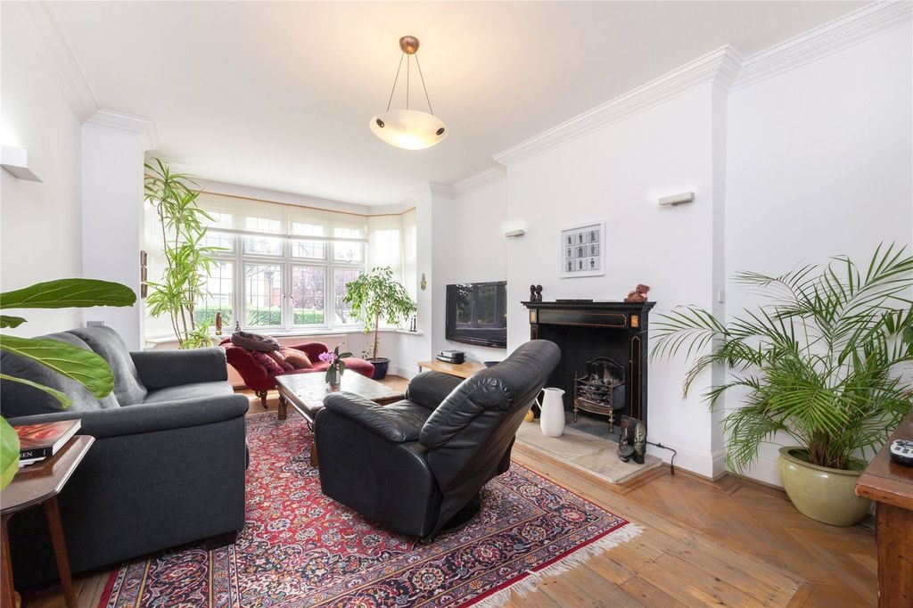 Property photo 3 of 14