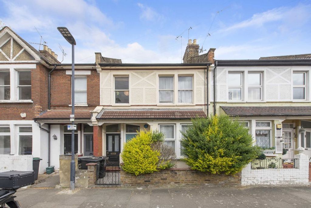 Property photo 1 of 8