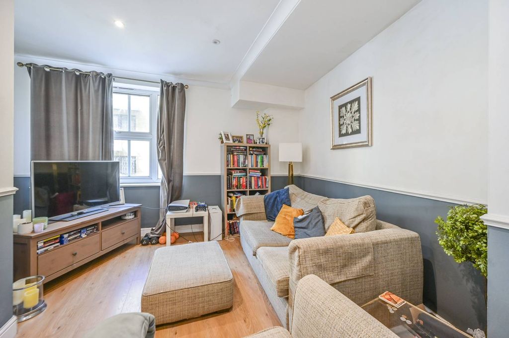 Property photo 2 of 5