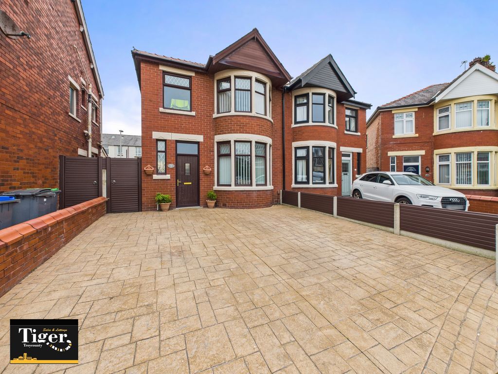 Property photo 1 of 25 Cam03440G0-Pr0428-Still032