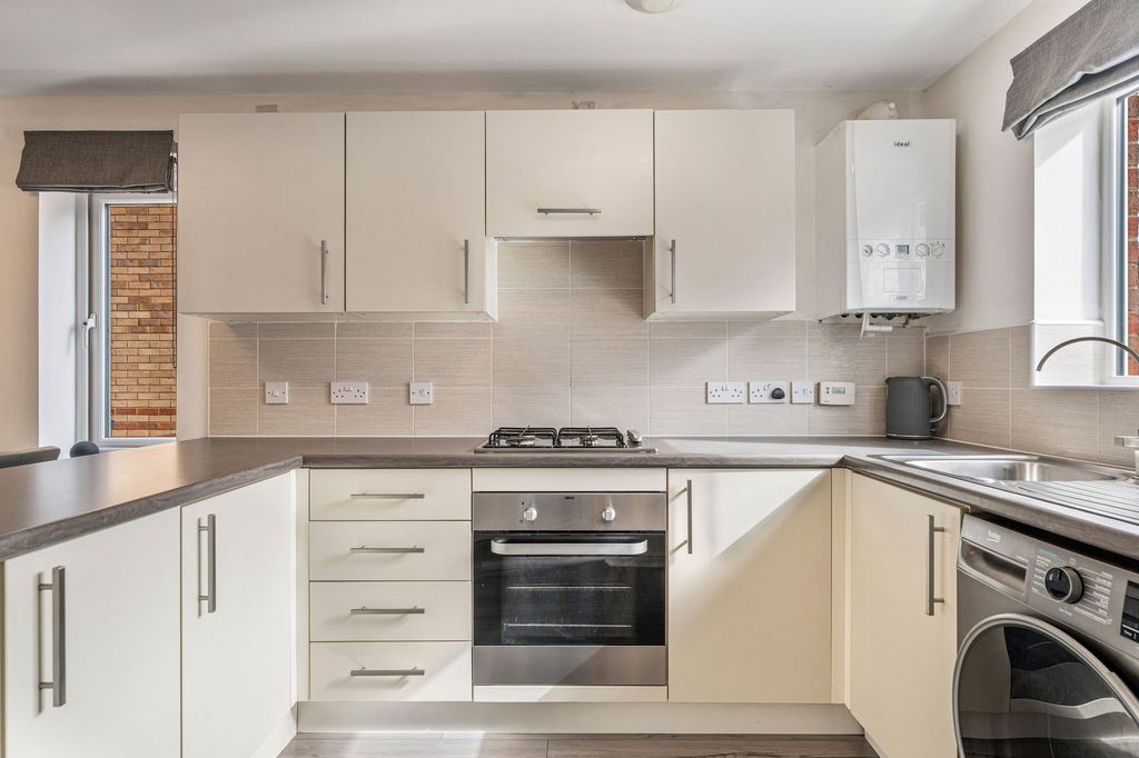 Property photo 3 of 26