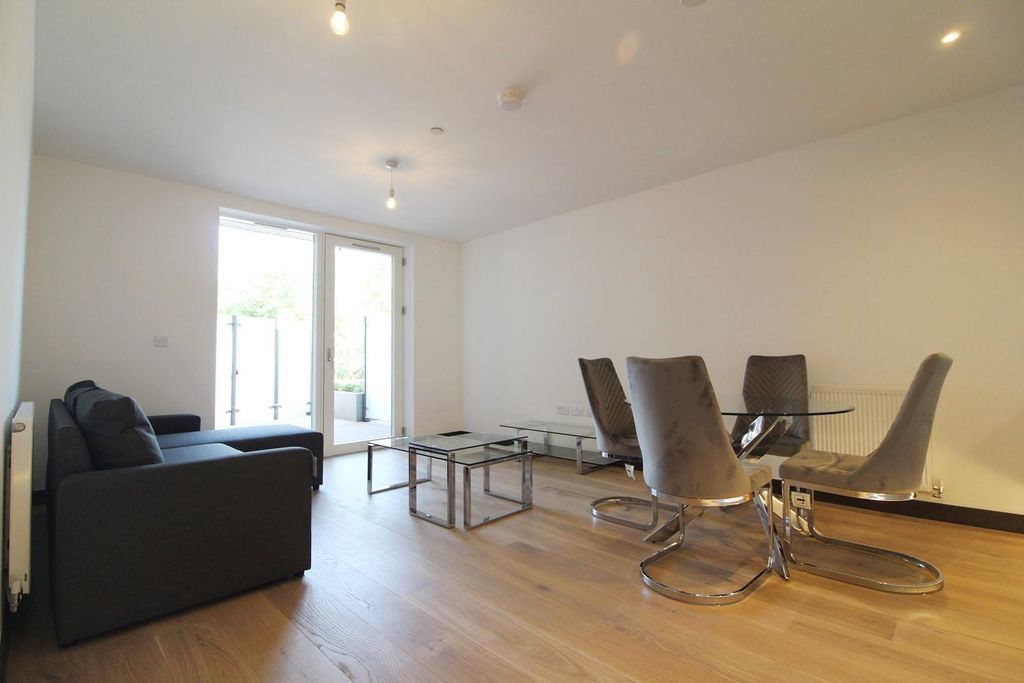 Property photo 2 of 9 Lounge