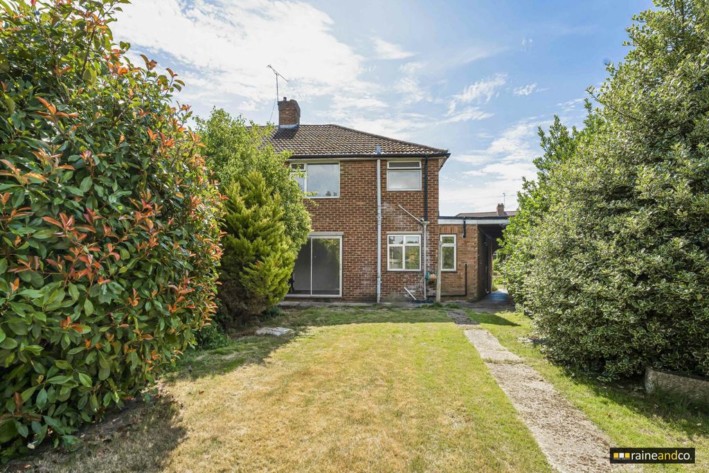 Property photo 2 of 20