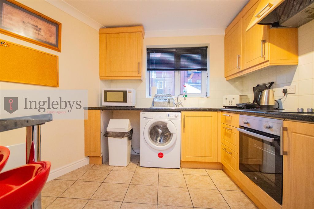 Property photo 2 of 10