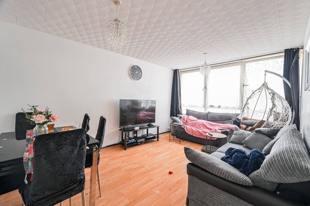 Property photo 3 of 6