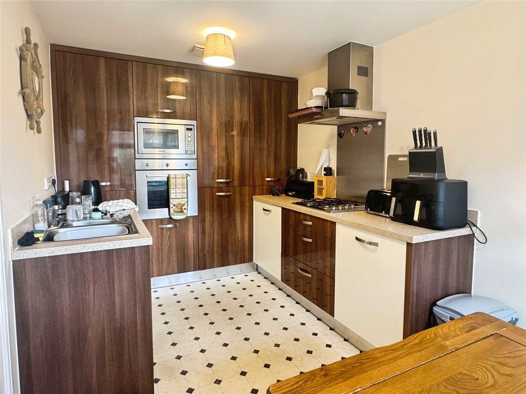 Property photo 2 of 13 Picture No. 33